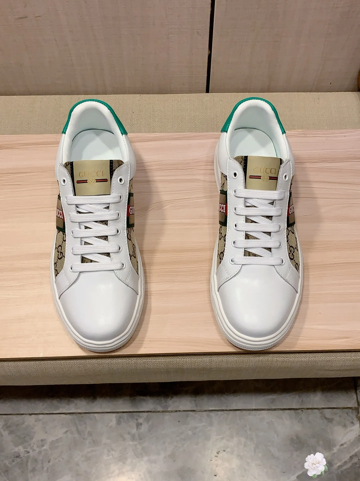 Men's men's shoes💰420💰💰🎩🎩[Lightning][Lightning] "Gucci*" latest • popular casual shoes, top brand [seduce] luxury ~ purchasing agency, top ~ quality. [Strong] The upper is made of imported breathable cowhide with fabric material ➕ Breathable sheepskin feet (•) and fine workmanship. The original stylish and stylish soft rubber wear-resistant and non-slip outsole is light and comfortable on the feet. The real thing looks better when photographed in person. 111: code: 38-44, 3️⃣ colors selected